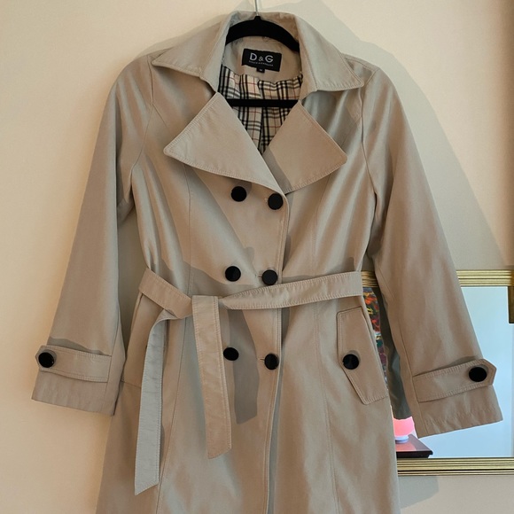 Dolce & Gabbana Jackets & Blazers - Dolce Gabbana Sleek Belted tan trench Sz M GUC